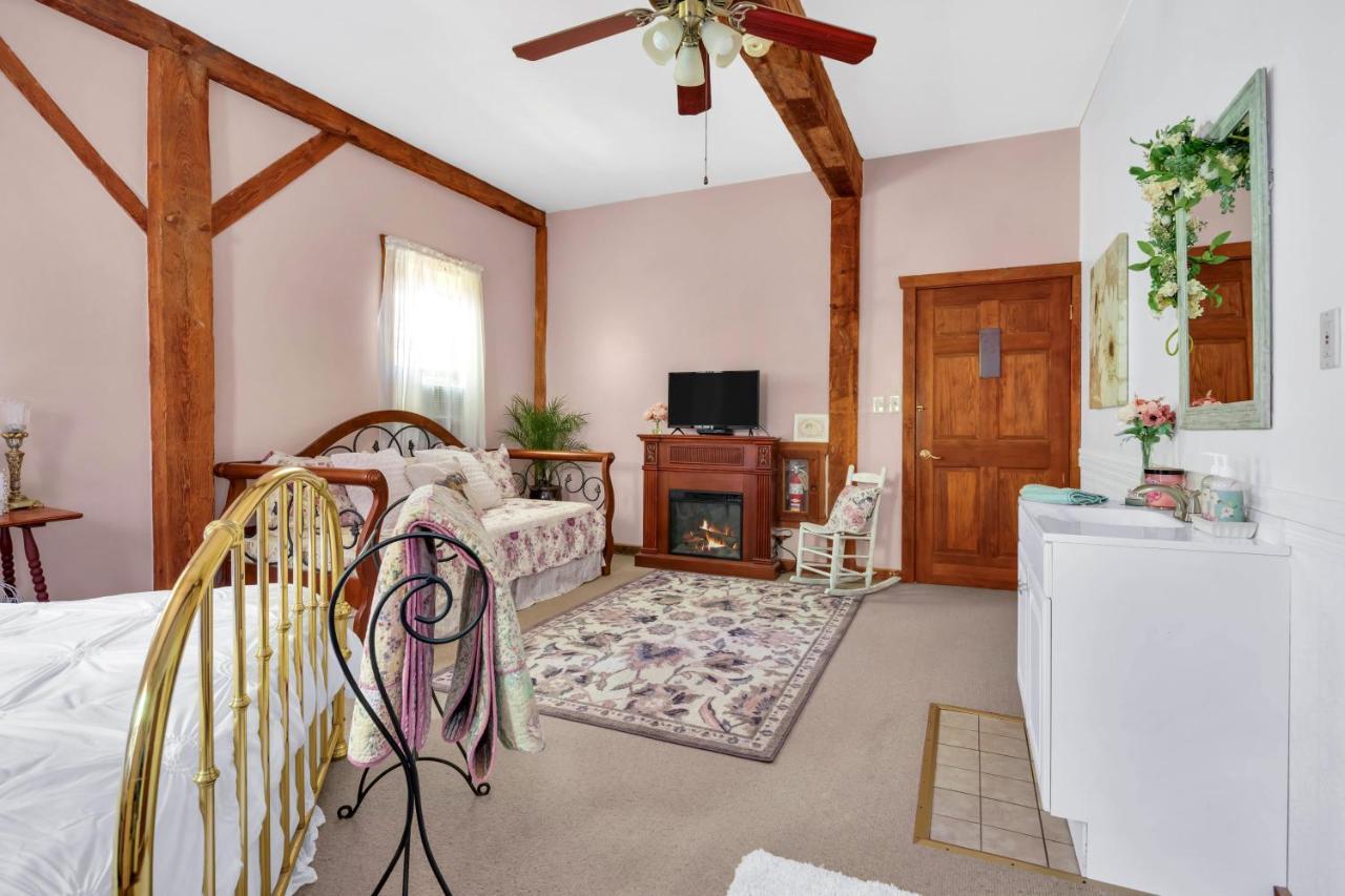 Osceola Mill Dining & Lodging Steeles Tavern ภายนอก รูปภาพ