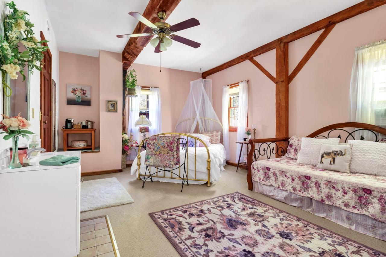 Osceola Mill Dining & Lodging Steeles Tavern ภายนอก รูปภาพ
